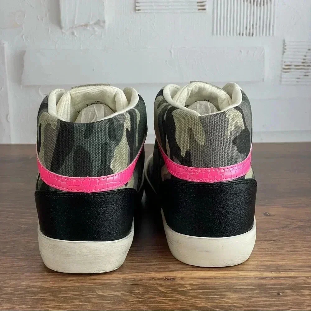 Nine West Green Camo High Top‎ Sneakers NEW Size 7.5